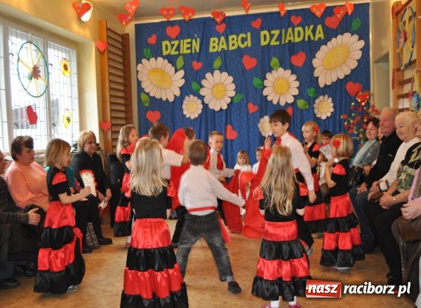 Zdjęcie w galerii na portalu naszraciborz.pl: Dzień Babci i Dziadka w Turzu wiadomości z regionu