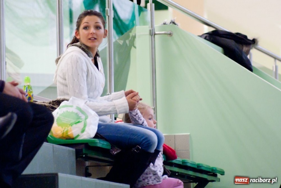 Zdjęcie w galerii na portalu naszraciborz.pl: Piątkowy grad goli w HLPN wiadomości z regionu