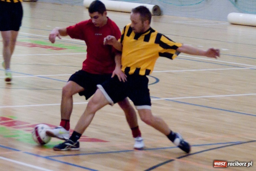 Zdjęcie w galerii na portalu naszraciborz.pl: Piątkowy grad goli w HLPN wiadomości z regionu