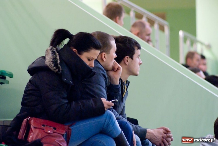 Zdjęcie w galerii na portalu naszraciborz.pl: Piątkowy grad goli w HLPN wiadomości z regionu