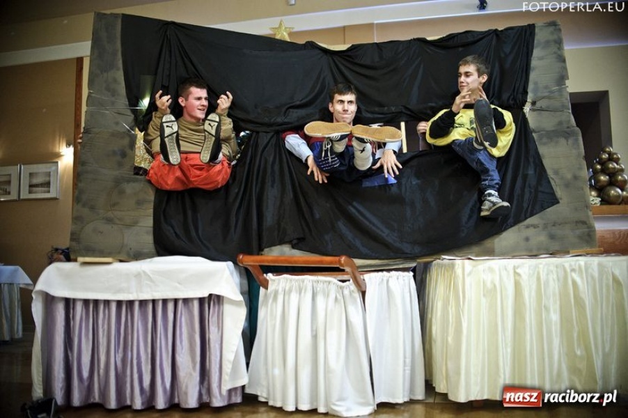 Zdjęcie w galerii na portalu naszraciborz.pl: Ostatnia studniówka Mechanika wiadomości z regionu