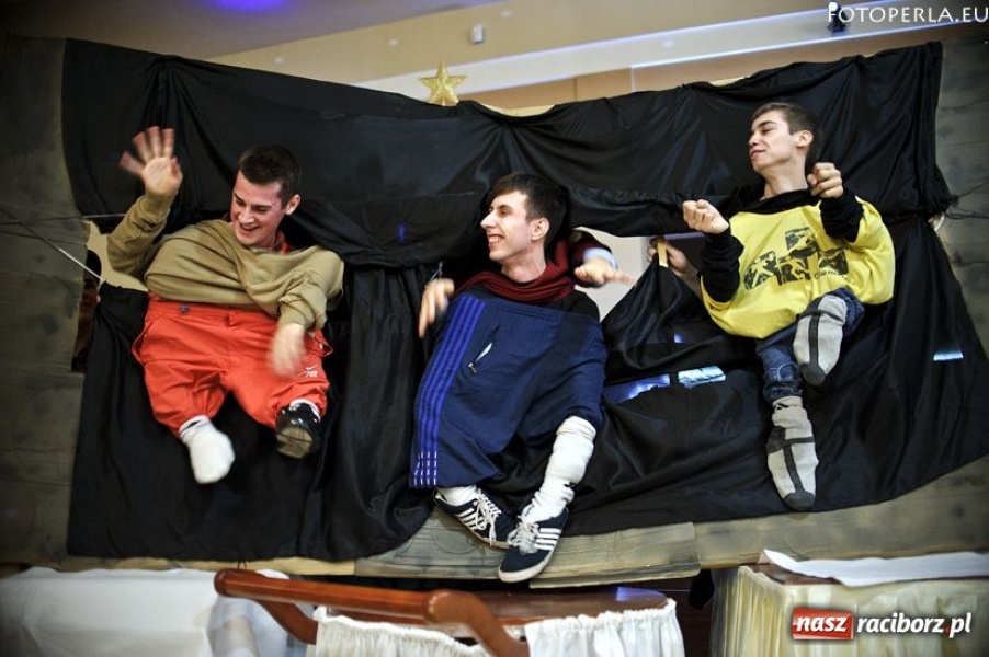 Zdjęcie w galerii na portalu naszraciborz.pl: Ostatnia studniówka Mechanika wiadomości z regionu