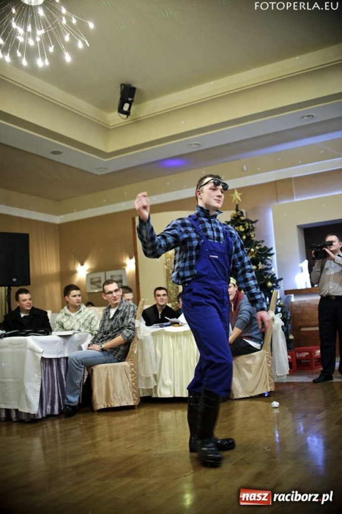 Zdjęcie w galerii na portalu naszraciborz.pl: Ostatnia studniówka Mechanika wiadomości z regionu