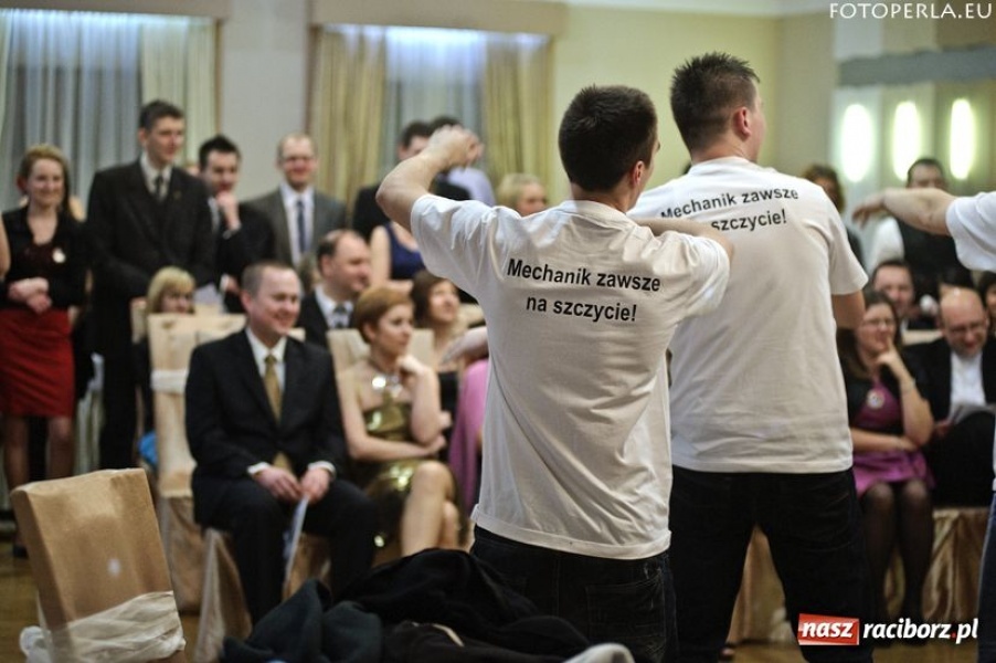 Zdjęcie w galerii na portalu naszraciborz.pl: Ostatnia studniówka Mechanika wiadomości z regionu