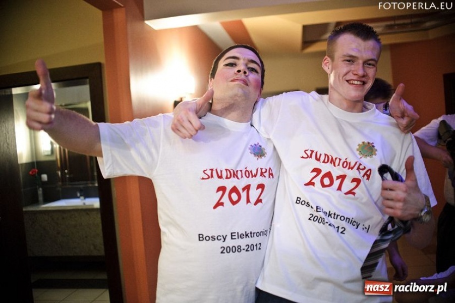 Zdjęcie w galerii na portalu naszraciborz.pl: Ostatnia studniówka Mechanika wiadomości z regionu