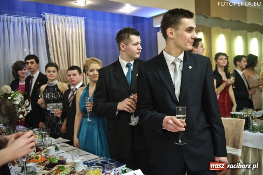 Zdjęcie w galerii na portalu naszraciborz.pl: Ostatnia studniówka Mechanika wiadomości z regionu