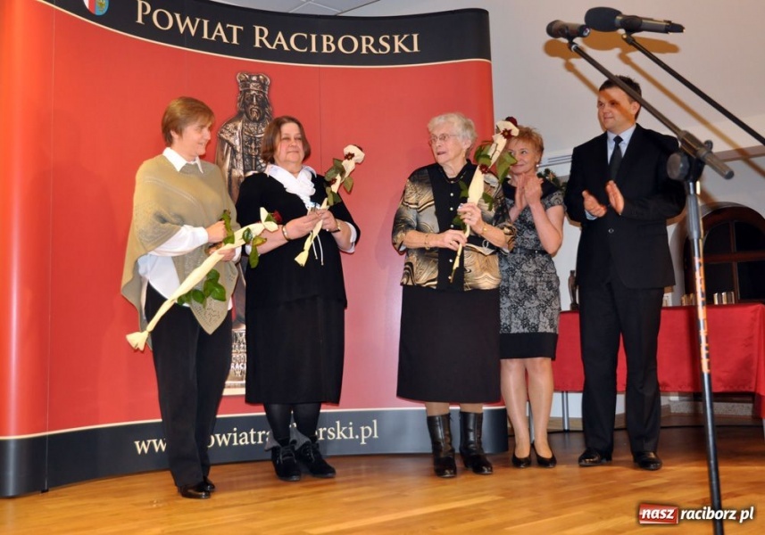 Zdjęcie w galerii na portalu naszraciborz.pl: Na zamku wręczono nagrody Mieszko wiadomości z regionu