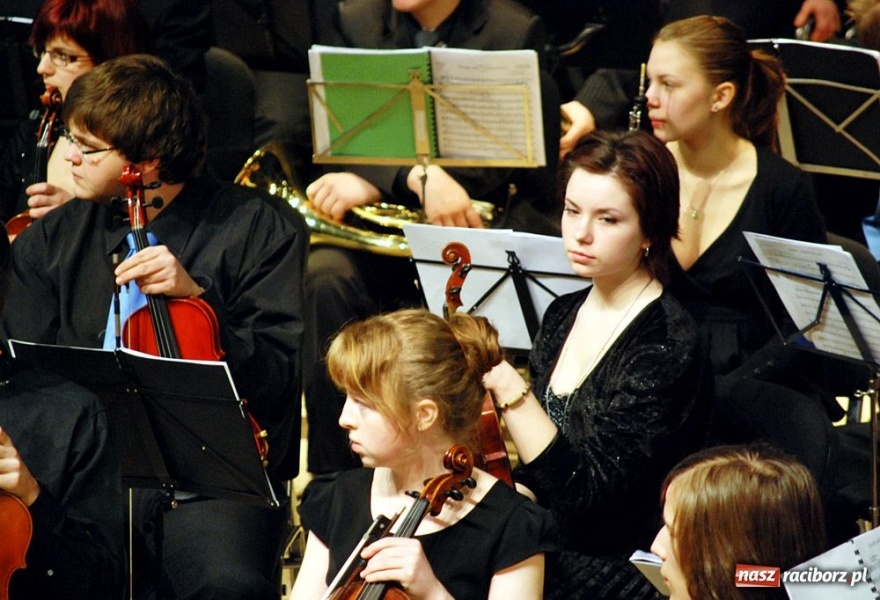 Zdjęcie w galerii na portalu naszraciborz.pl: Muzyka klasyczna zapełniła RCK wiadomości z regionu