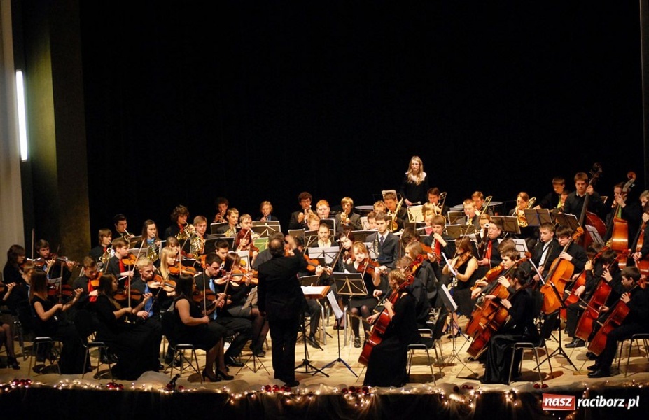 Zdjęcie w galerii na portalu naszraciborz.pl: Muzyka klasyczna zapełniła RCK wiadomości z regionu