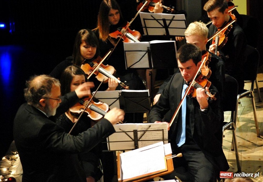 Zdjęcie w galerii na portalu naszraciborz.pl: Muzyka klasyczna zapełniła RCK wiadomości z regionu