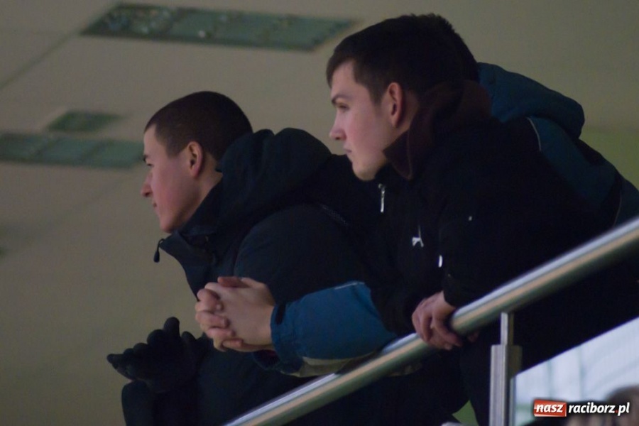 Zdjęcie w galerii na portalu naszraciborz.pl: Czołówka HLPN bez zmian wiadomości z regionu