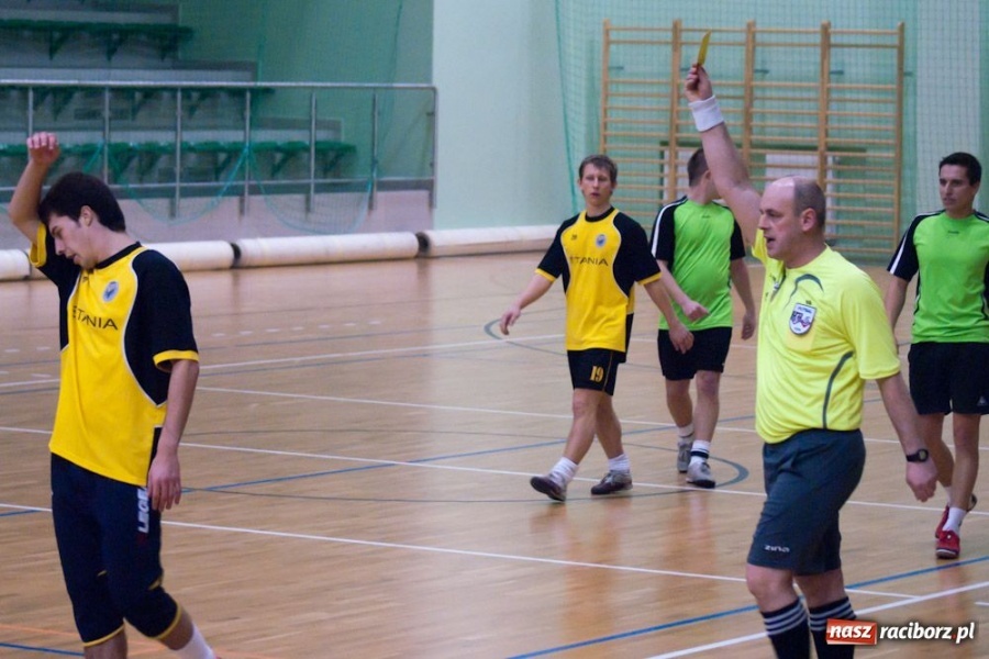 Zdjęcie w galerii na portalu naszraciborz.pl: Czołówka HLPN bez zmian wiadomości z regionu