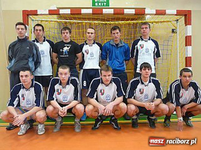 Zdjęcie w galerii na portalu naszraciborz.pl: Zawody miejskie w piłce ręcznej chłopców wiadomości z regionu
