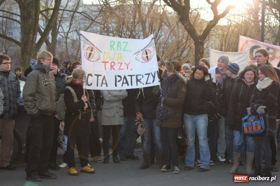 Zdjęcie w galerii na portalu naszraciborz.pl: NIE dla ACTA! Precz z brukselską okupacją wiadomości z regionu