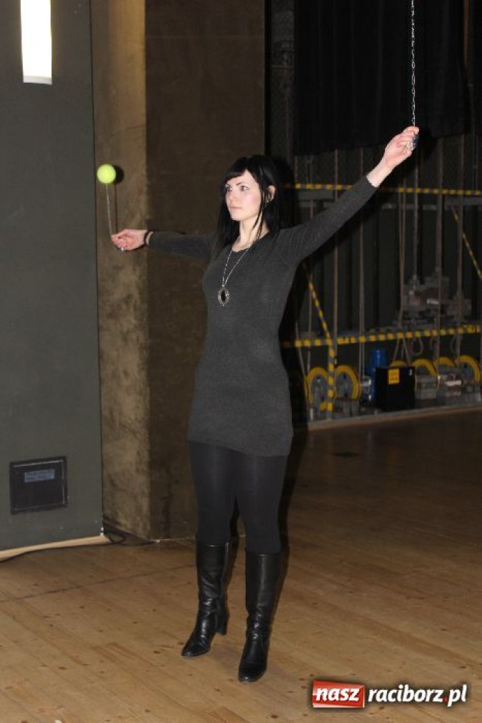 Zdjęcie w galerii na portalu naszraciborz.pl: Warsztaty cyrkowe w RCK wiadomości z regionu