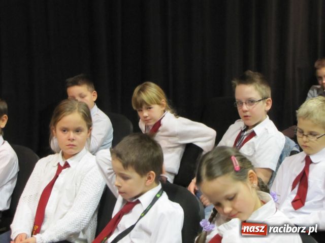 Zdjęcie w galerii na portalu naszraciborz.pl: Dzieci poznają instrumenty muzyczne wiadomości z regionu