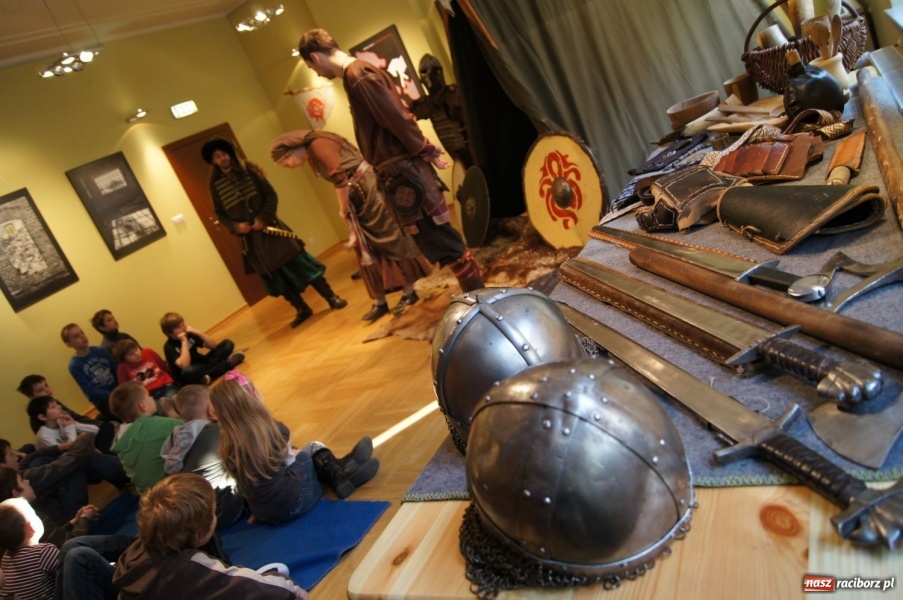 Zdjęcie w galerii na portalu naszraciborz.pl: Powrót do czasów wikingów w RCK wiadomości z regionu
