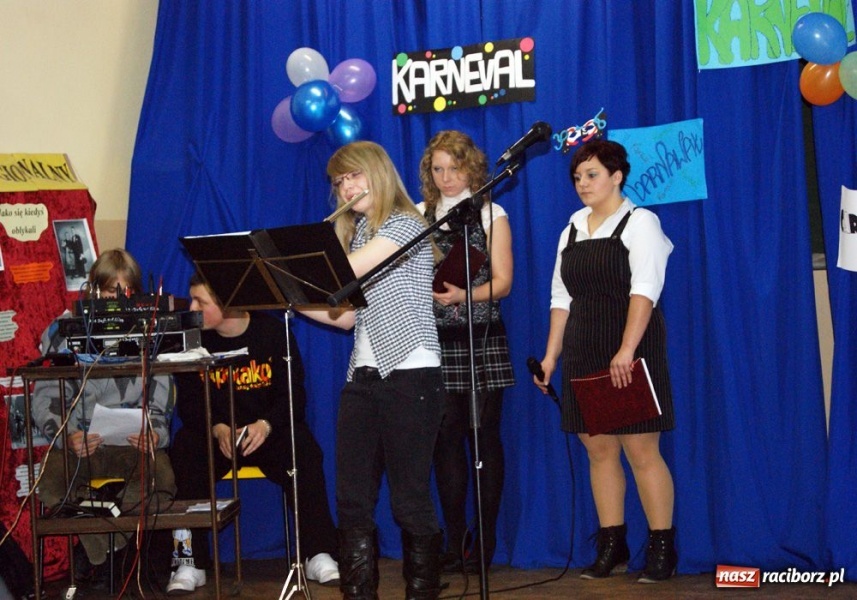 Zdjęcie w galerii na portalu naszraciborz.pl: Międzynarodowy karnawał w ZSZ wiadomości z regionu