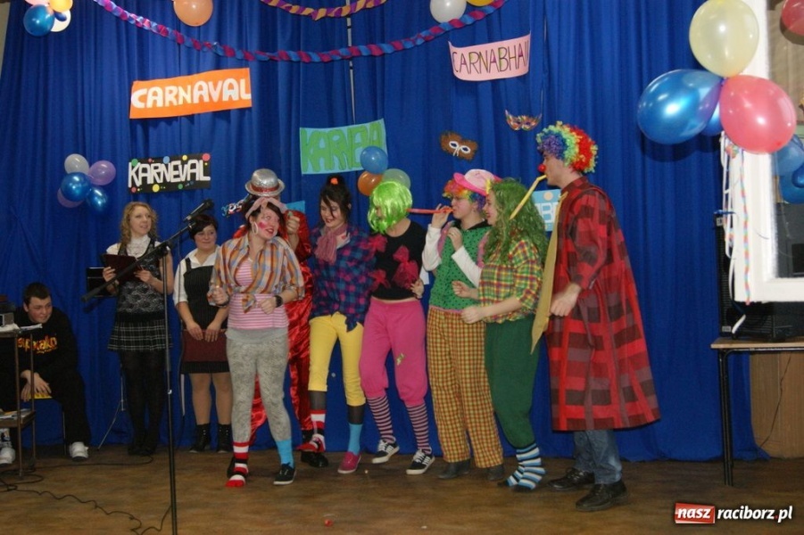 Zdjęcie w galerii na portalu naszraciborz.pl: Międzynarodowy karnawał w ZSZ wiadomości z regionu