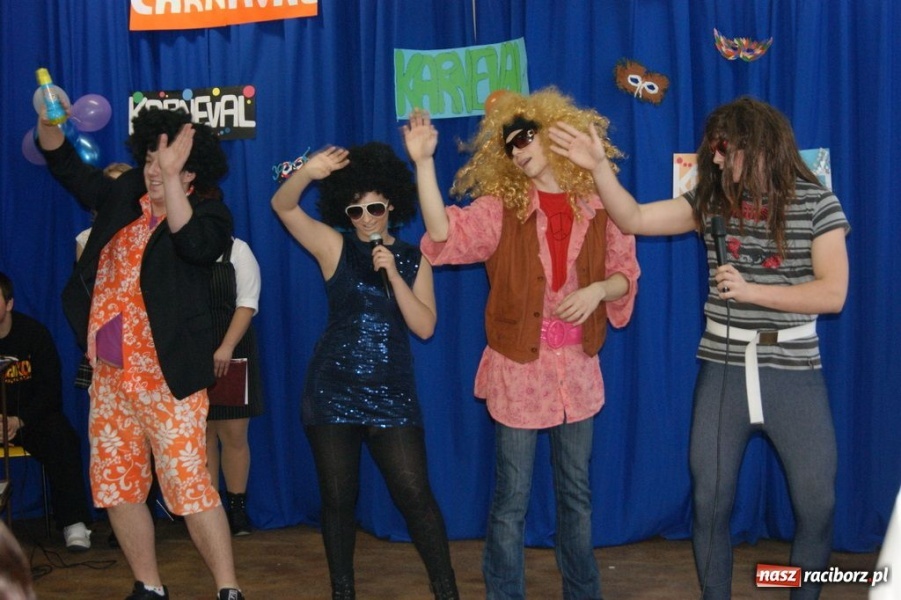 Zdjęcie w galerii na portalu naszraciborz.pl: Międzynarodowy karnawał w ZSZ wiadomości z regionu