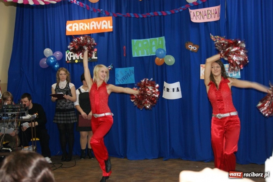 Zdjęcie w galerii na portalu naszraciborz.pl: Międzynarodowy karnawał w ZSZ wiadomości z regionu