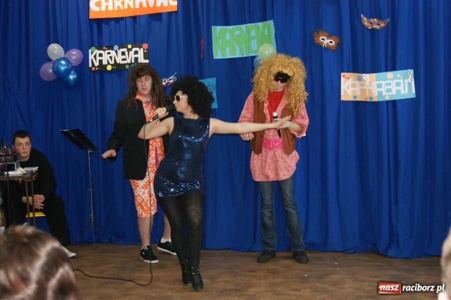 Zdjęcie w galerii na portalu naszraciborz.pl: Międzynarodowy karnawał w ZSZ wiadomości z regionu