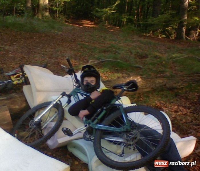 Zdjęcie w galerii na portalu naszraciborz.pl: Ostra jazda z górki. Co wiemy o downhillu? wiadomości z regionu