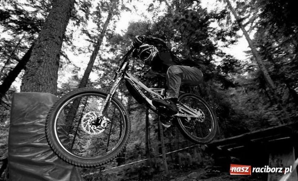 Zdjęcie w galerii na portalu naszraciborz.pl: Ostra jazda z górki. Co wiemy o downhillu? wiadomości z regionu