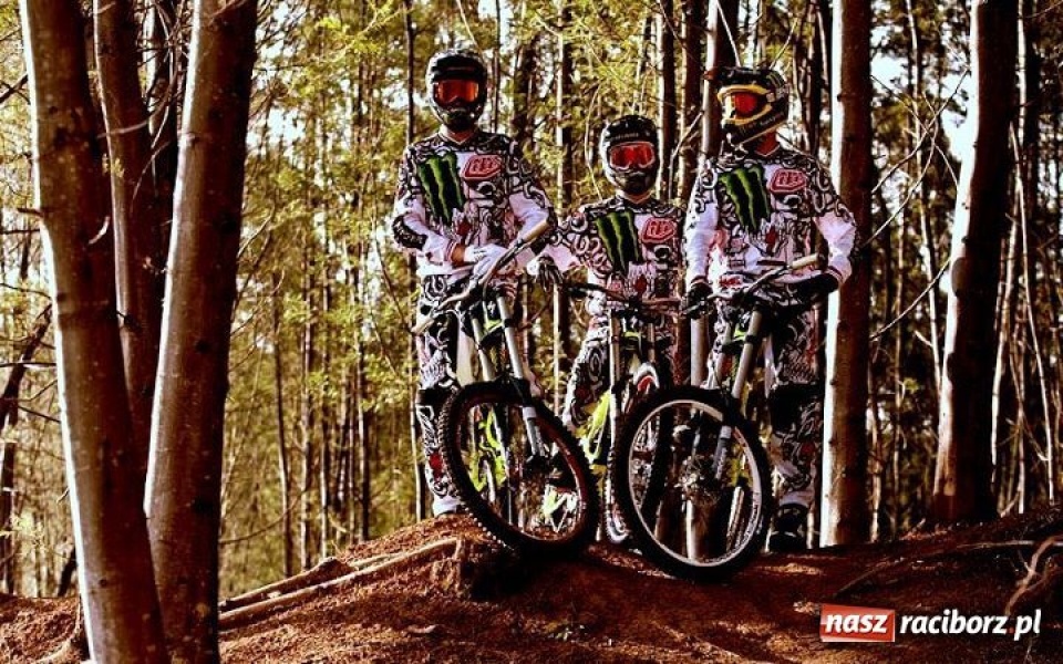 Zdjęcie w galerii na portalu naszraciborz.pl: Ostra jazda z górki. Co wiemy o downhillu? wiadomości z regionu