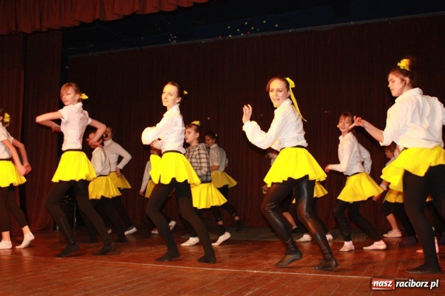Zdjęcie w galerii na portalu naszraciborz.pl: Pokazy tańca i karaoke w Krzanowicach wiadomości z regionu