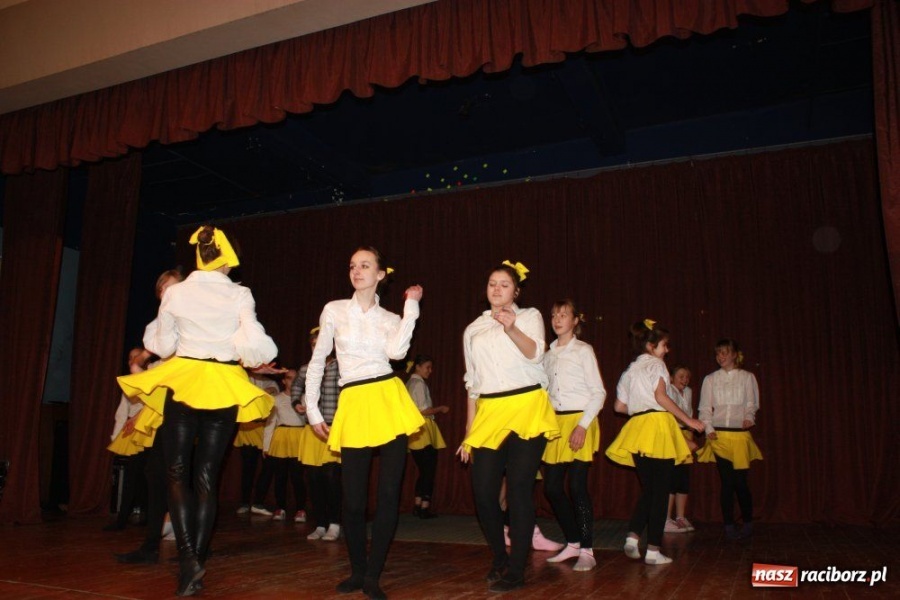 Zdjęcie w galerii na portalu naszraciborz.pl: Pokazy tańca i karaoke w Krzanowicach wiadomości z regionu