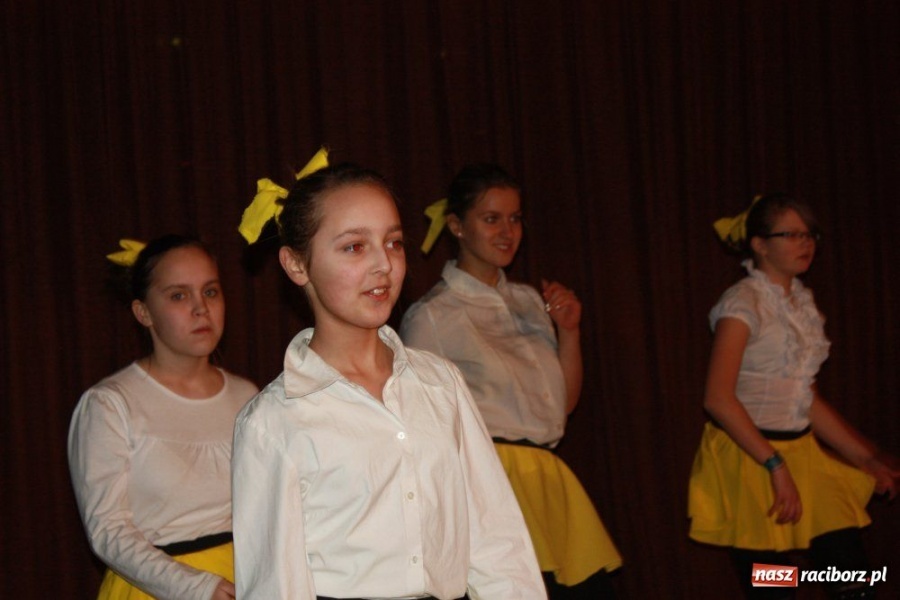Zdjęcie w galerii na portalu naszraciborz.pl: Pokazy tańca i karaoke w Krzanowicach wiadomości z regionu