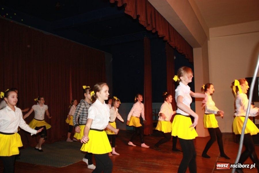 Zdjęcie w galerii na portalu naszraciborz.pl: Pokazy tańca i karaoke w Krzanowicach wiadomości z regionu
