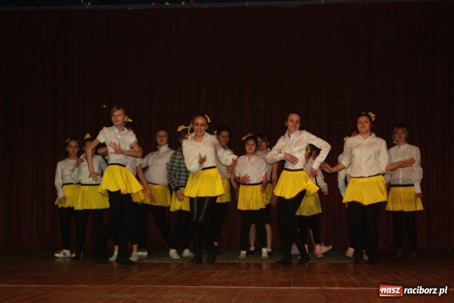 Zdjęcie w galerii na portalu naszraciborz.pl: Pokazy tańca i karaoke w Krzanowicach wiadomości z regionu