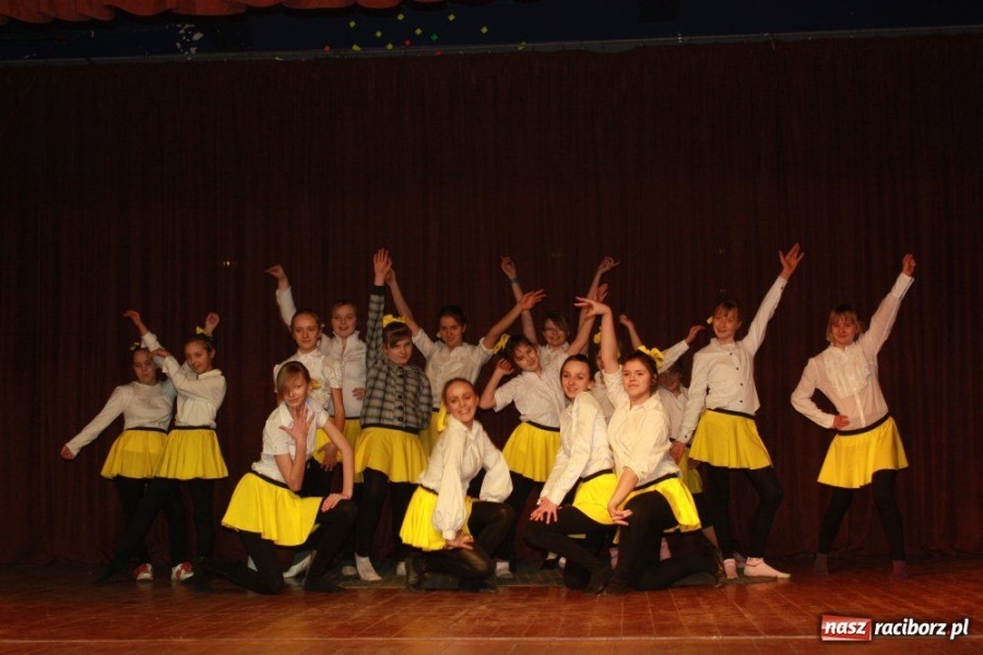 Zdjęcie w galerii na portalu naszraciborz.pl: Pokazy tańca i karaoke w Krzanowicach wiadomości z regionu