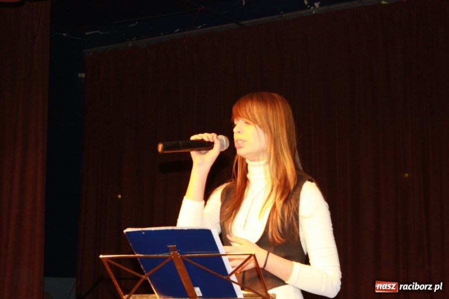 Zdjęcie w galerii na portalu naszraciborz.pl: Pokazy tańca i karaoke w Krzanowicach wiadomości z regionu