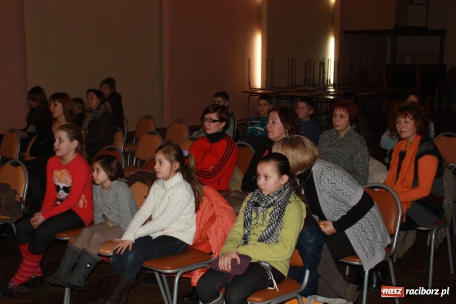 Zdjęcie w galerii na portalu naszraciborz.pl: Pokazy tańca i karaoke w Krzanowicach wiadomości z regionu