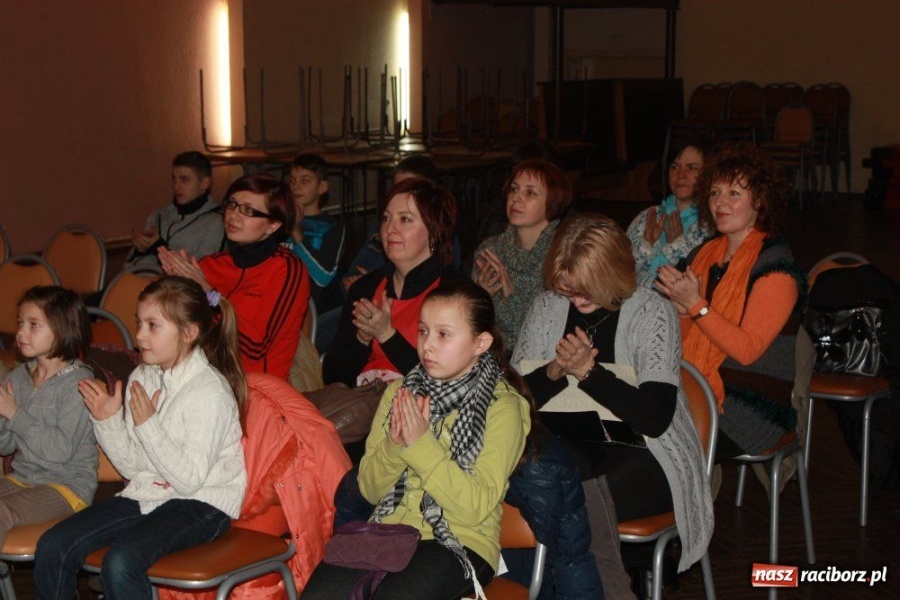 Zdjęcie w galerii na portalu naszraciborz.pl: Pokazy tańca i karaoke w Krzanowicach wiadomości z regionu