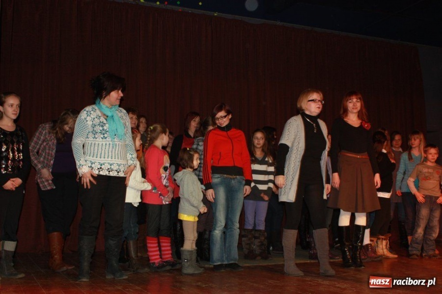 Zdjęcie w galerii na portalu naszraciborz.pl: Pokazy tańca i karaoke w Krzanowicach wiadomości z regionu