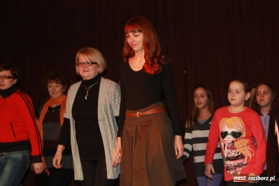 Zdjęcie w galerii na portalu naszraciborz.pl: Pokazy tańca i karaoke w Krzanowicach wiadomości z regionu