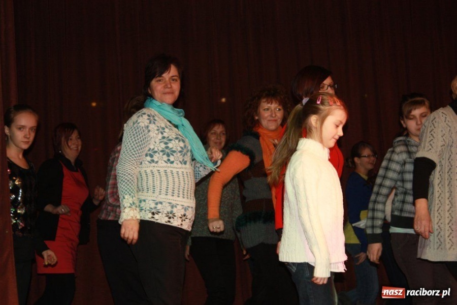 Zdjęcie w galerii na portalu naszraciborz.pl: Pokazy tańca i karaoke w Krzanowicach wiadomości z regionu