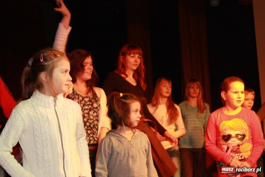 Zdjęcie w galerii na portalu naszraciborz.pl: Pokazy tańca i karaoke w Krzanowicach wiadomości z regionu