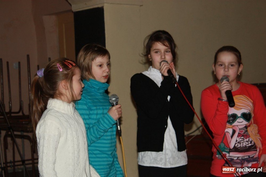 Zdjęcie w galerii na portalu naszraciborz.pl: Pokazy tańca i karaoke w Krzanowicach wiadomości z regionu