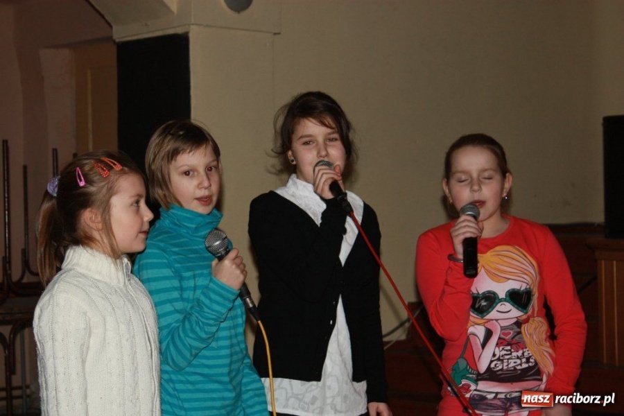 Zdjęcie w galerii na portalu naszraciborz.pl: Pokazy tańca i karaoke w Krzanowicach wiadomości z regionu