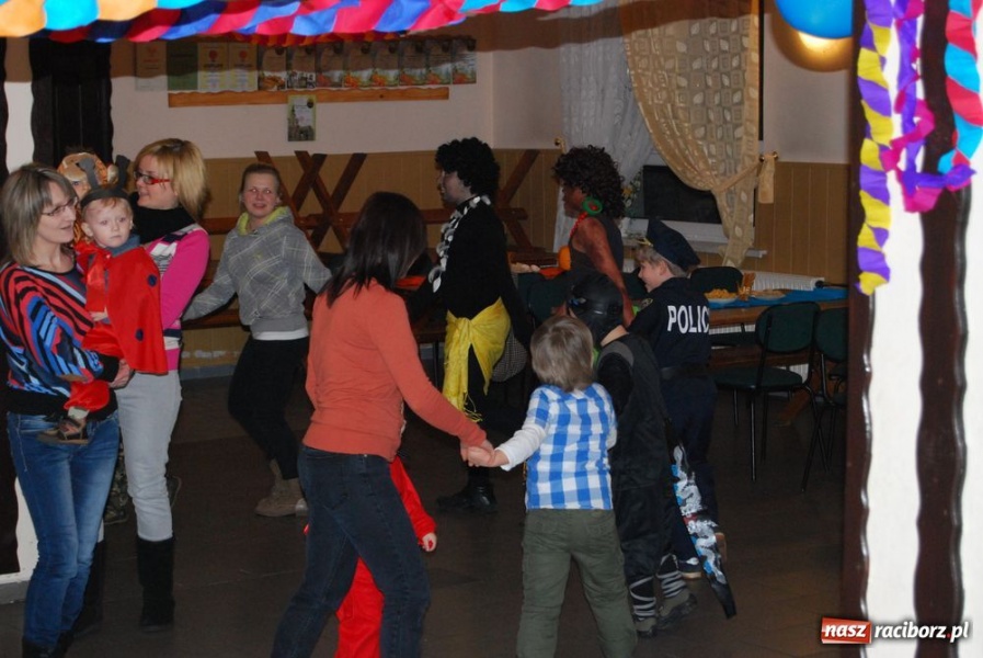 Zdjęcie w galerii na portalu naszraciborz.pl: Zimowy bal maskowy w Jankowicach wiadomości z regionu