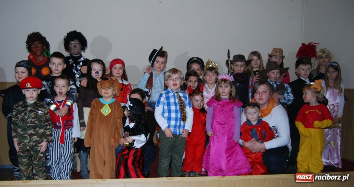 Zdjęcie w galerii na portalu naszraciborz.pl: Zimowy bal maskowy w Jankowicach wiadomości z regionu
