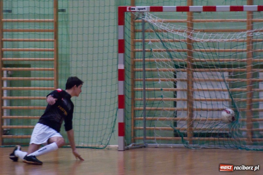 Zdjęcie w galerii na portalu naszraciborz.pl: Orły pofolgowały. Dwóch na parkiecie wiadomości z regionu