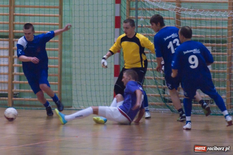 Zdjęcie w galerii na portalu naszraciborz.pl: Orły pofolgowały. Dwóch na parkiecie wiadomości z regionu