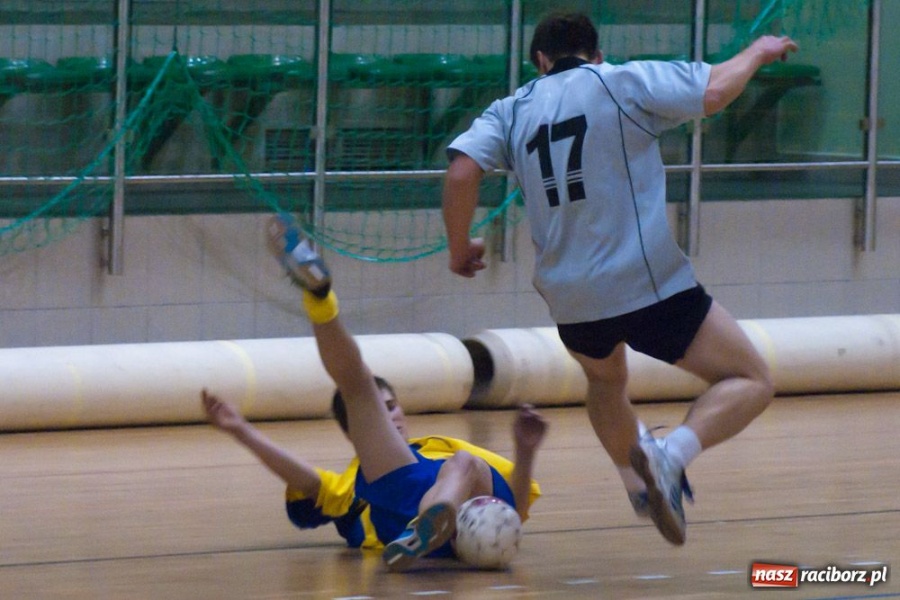 Zdjęcie w galerii na portalu naszraciborz.pl: Orły pofolgowały. Dwóch na parkiecie wiadomości z regionu