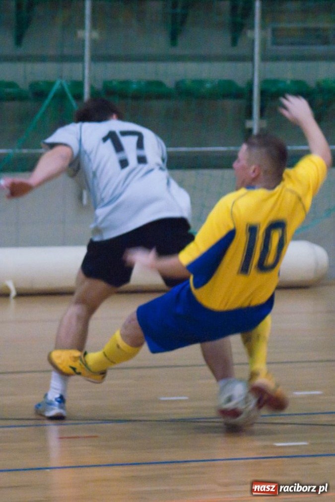 Zdjęcie w galerii na portalu naszraciborz.pl: Orły pofolgowały. Dwóch na parkiecie wiadomości z regionu